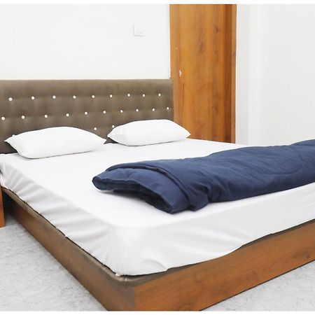 Premium Hotel Ujjain - G A R I M A - Near Mahakal Temple And Rivar - Railway Station - Hygiene & Spacious Room - With Wifi- And Parking Facilities - Best Hotel In Ujjain Exterior foto