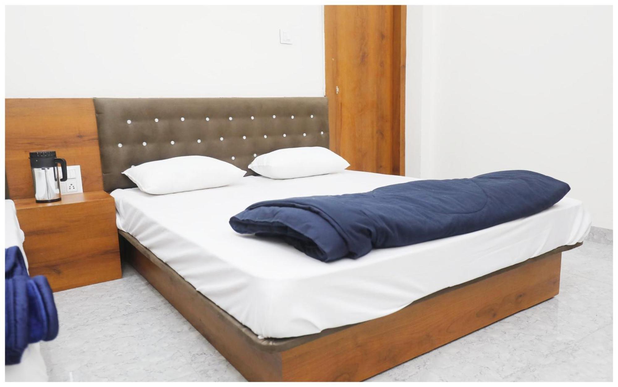 Premium Hotel Ujjain - G A R I M A - Near Mahakal Temple And Rivar - Railway Station - Hygiene & Spacious Room - With Wifi- And Parking Facilities - Best Hotel In Ujjain Exterior foto