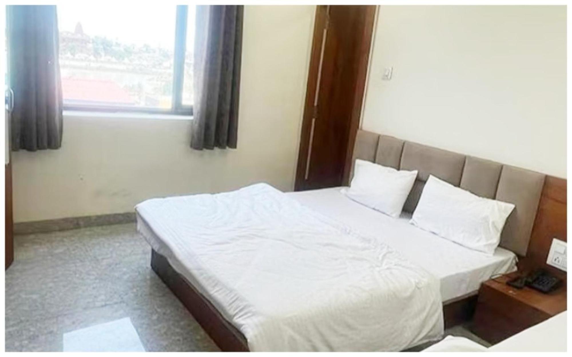 Premium Hotel Ujjain - G A R I M A - Near Mahakal Temple And Rivar - Railway Station - Hygiene & Spacious Room - With Wifi- And Parking Facilities - Best Hotel In Ujjain Exterior foto